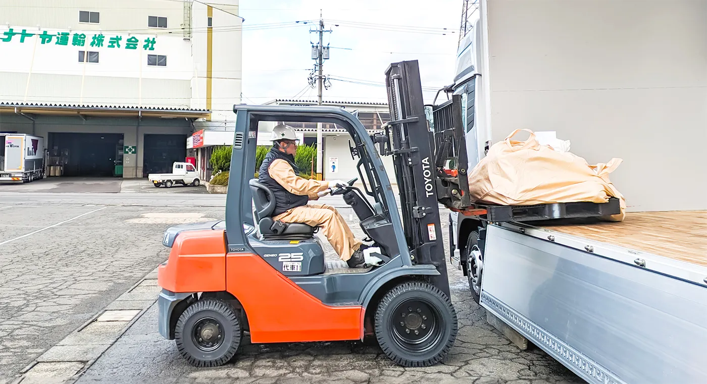 ミナトヤ運輸の大型トラック