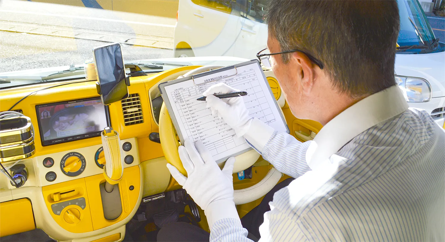 トゥクトゥクテクノの運転代行スタッフ